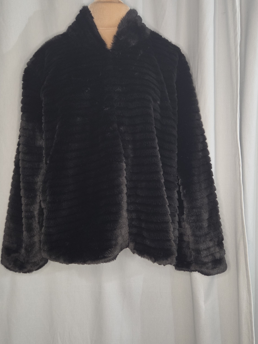 Jaclyn Smith Women's Black Faux Fur Coat - Elegant Winter Jacket Size XL